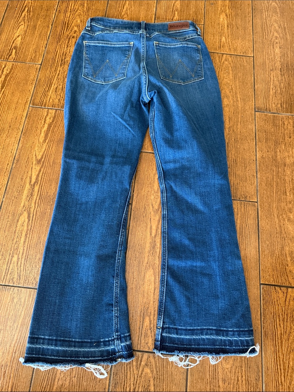 Wrangler Kick Flare High Rise Jeans Sz. 2